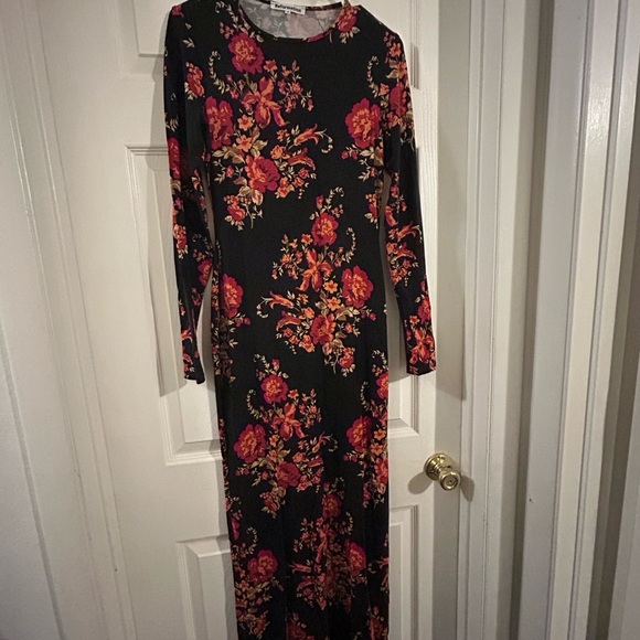 Reformation Black and Red Floral Long Sleeve Dress - Picture 6 of 8